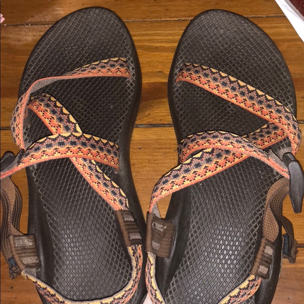 size 9 chacos